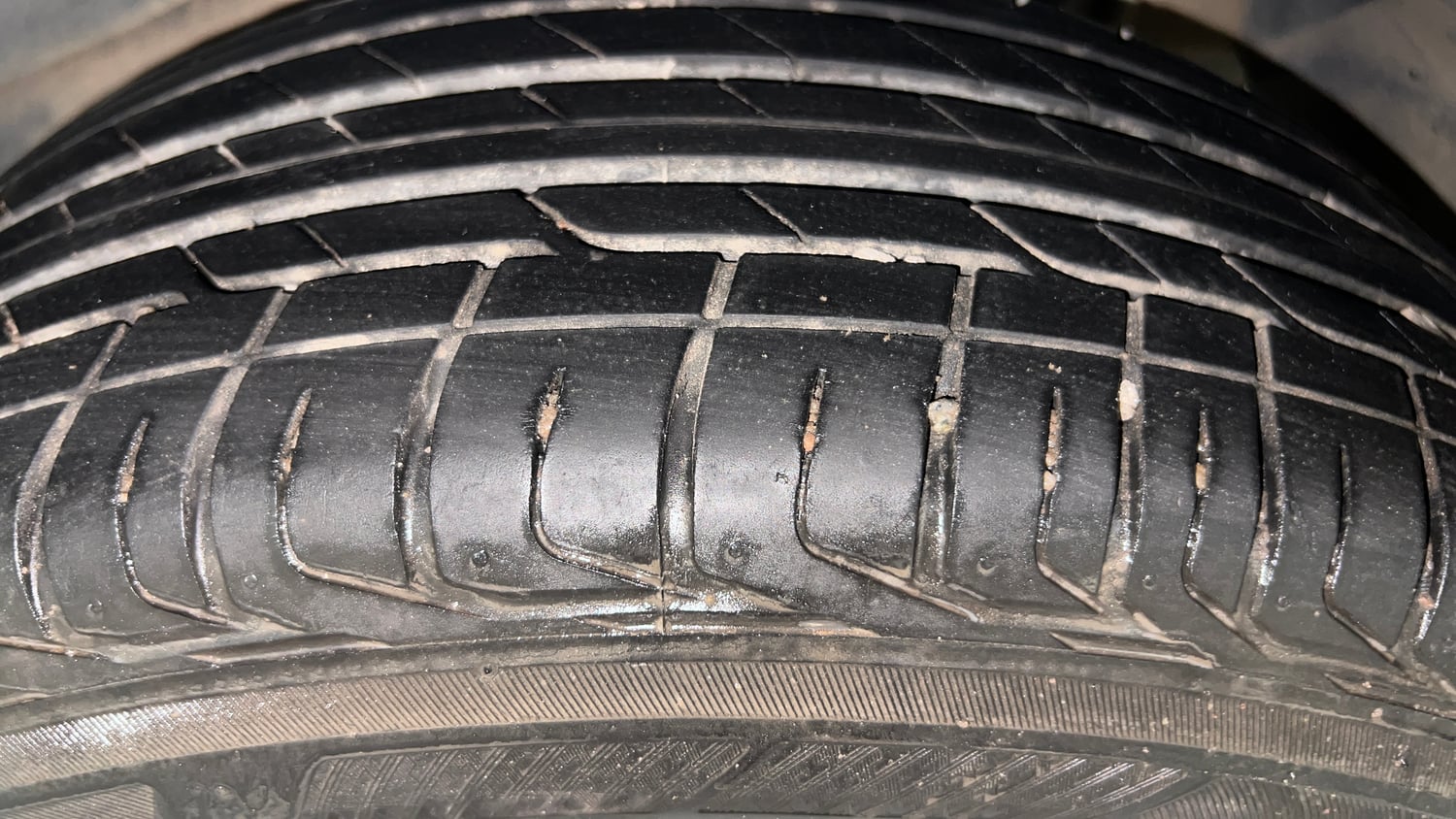 Used 2019 Tata Nexon XZA Plus Petrol Dual Tone Petrol Automatic tyres LEFT REAR TYRE TREAD VIEW
