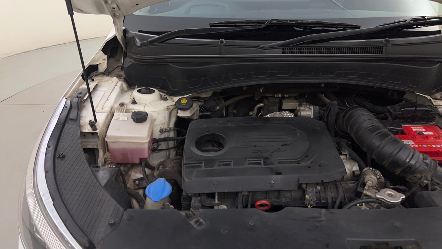 Used 2021 Kia Seltos GTX Plus AT 1.5 Diesel Diesel Automatic engine ENGINE RIGHT SIDE HINGE & APRON VIEW