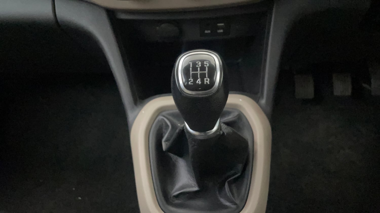 Used 2018 Hyundai Grand i10 Sportz 1.2 Kappa VTVT Petrol Manual interior GEAR  KNOB VIEW