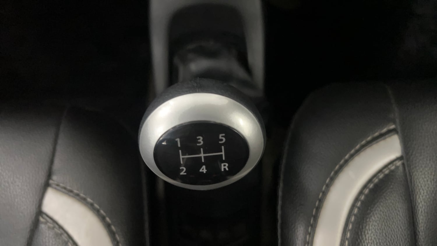 Used 2016 Maruti Suzuki Wagon R VXI Petrol Manual interior GEAR  KNOB VIEW