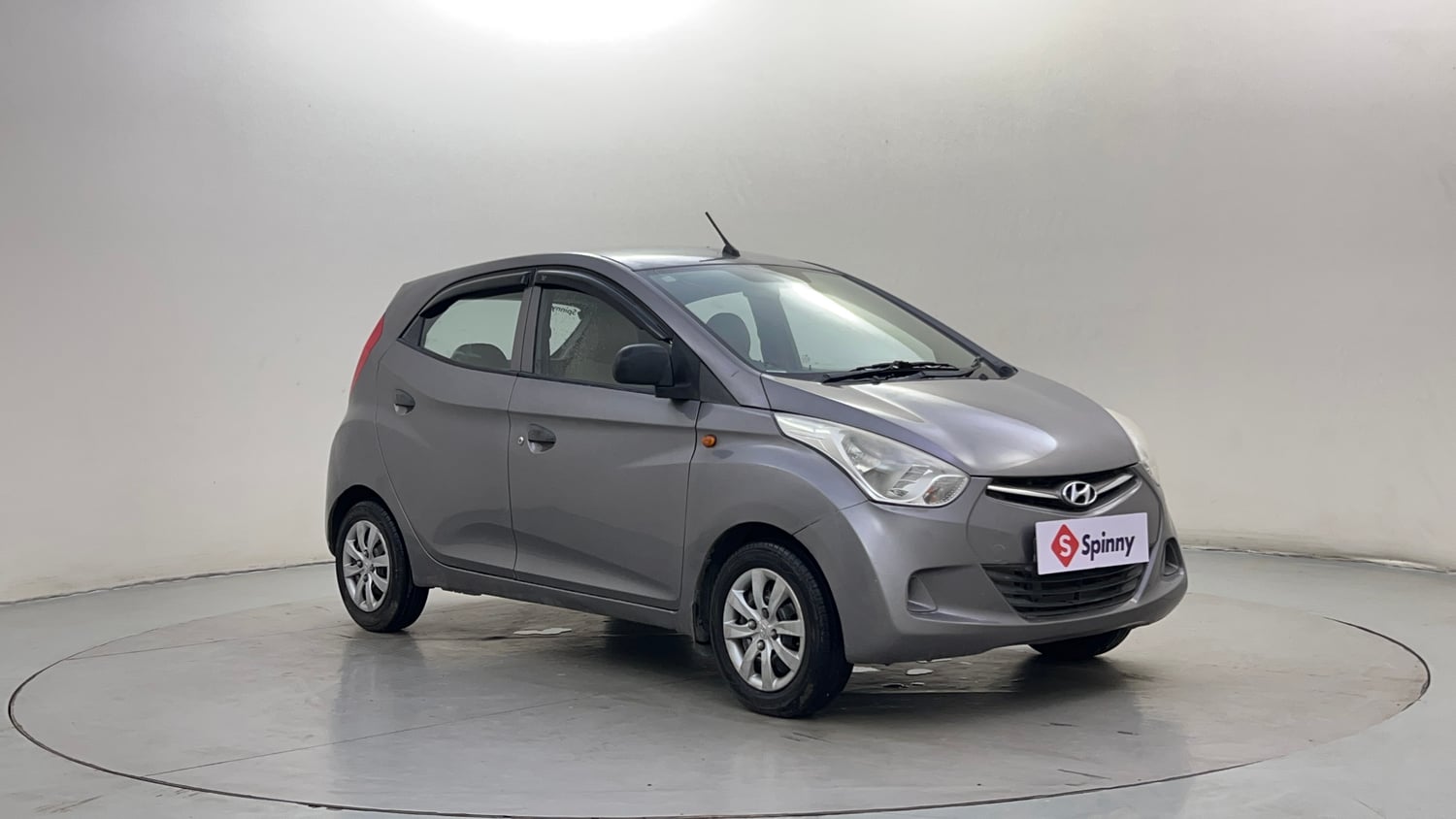 Used 2012 Hyundai Eon Magna + Petrol Manual exterior RIGHT FRONT CORNER VIEW