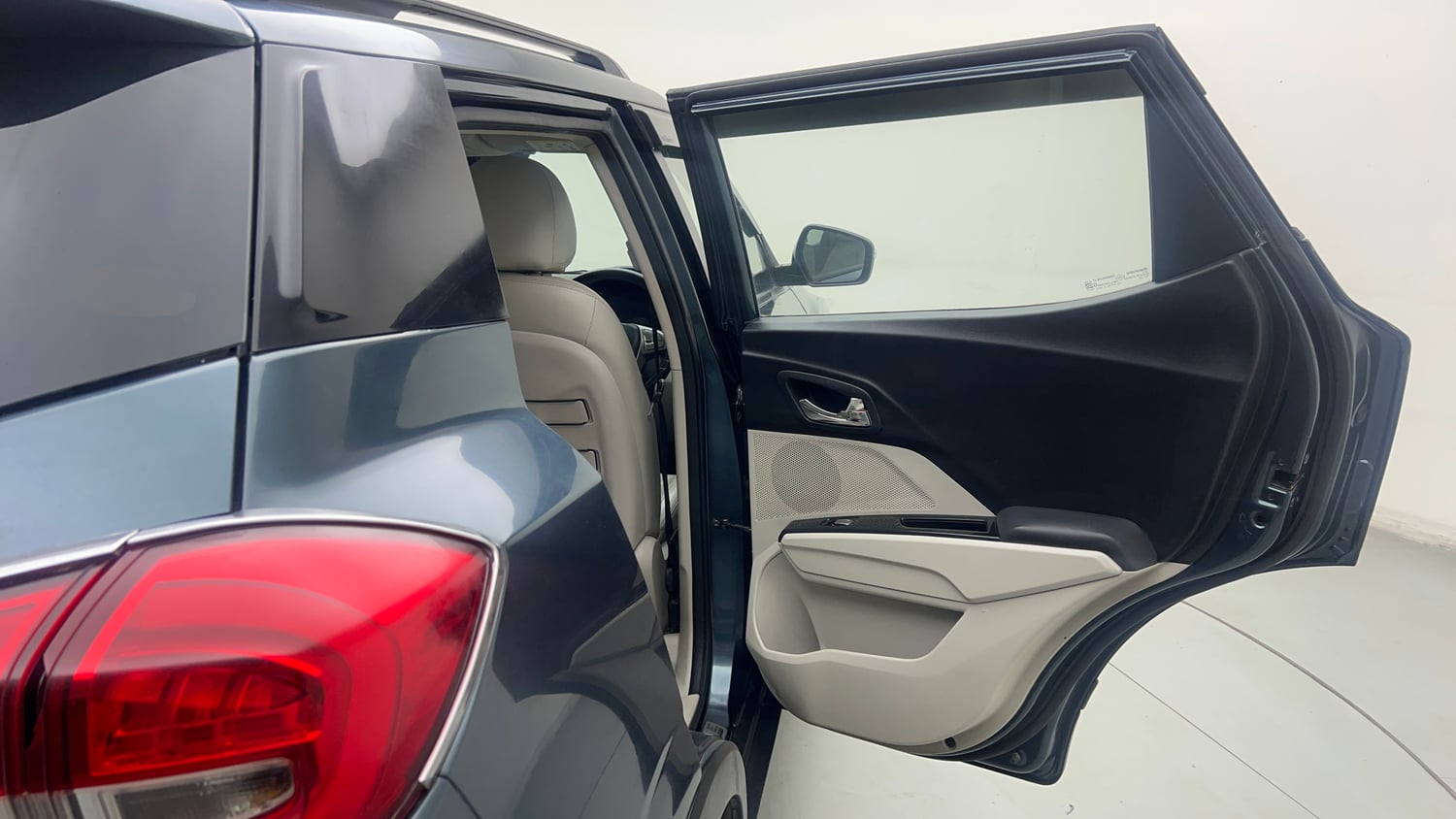 Used 2022 Mahindra XUV 300 W8 (O) 1.5 Diesel AMT Diesel Automatic interior RIGHT REAR DOOR OPEN VIEW
