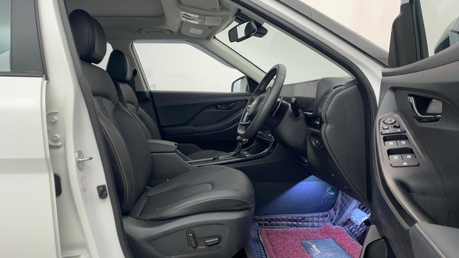 Used 2024 Hyundai Creta SX (O) 1.5 Petrol IVT Knight Petrol Automatic interior RIGHT SIDE FRONT DOOR CABIN VIEW