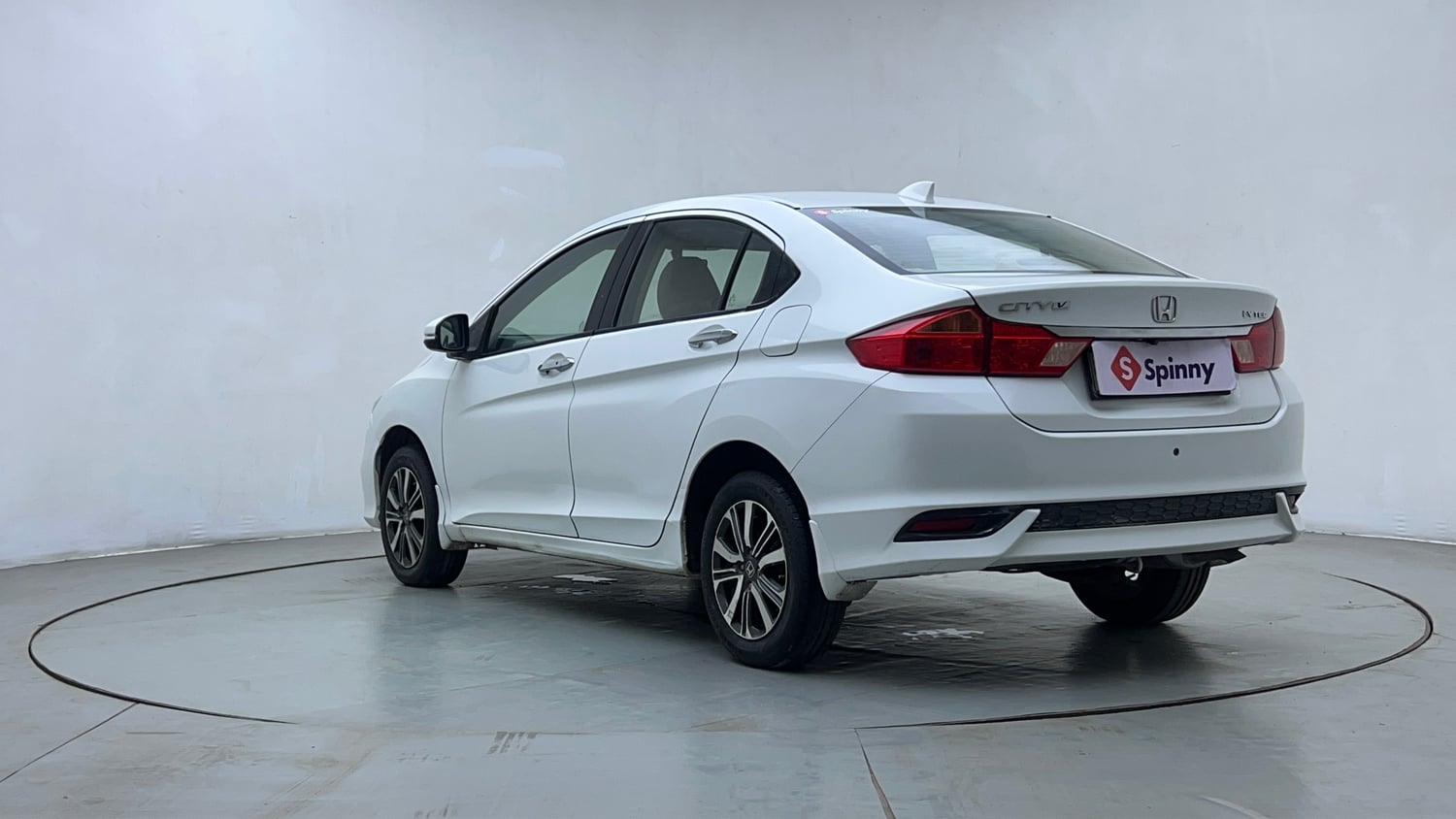Used 2017 Honda City V Petrol Petrol Manual exterior LEFT REAR CORNER VIEW