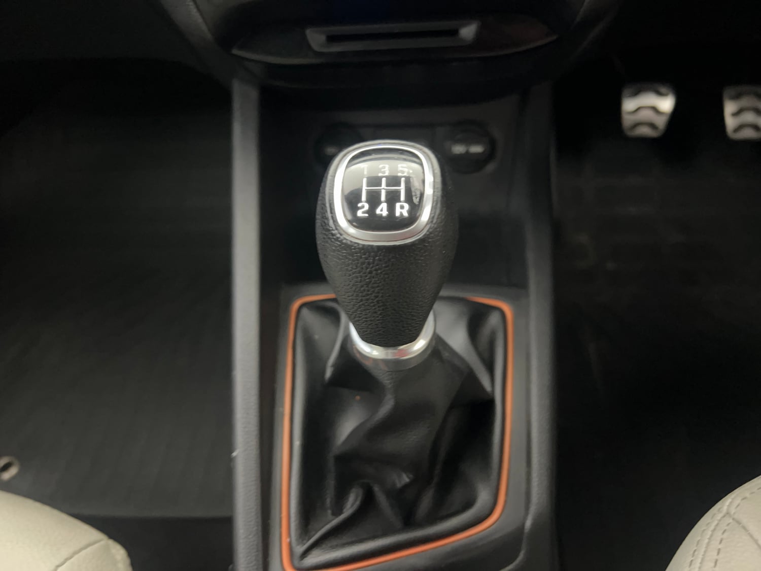 Used 2016 Hyundai i20 Active 1.2 SX Petrol Manual interior GEAR  KNOB VIEW