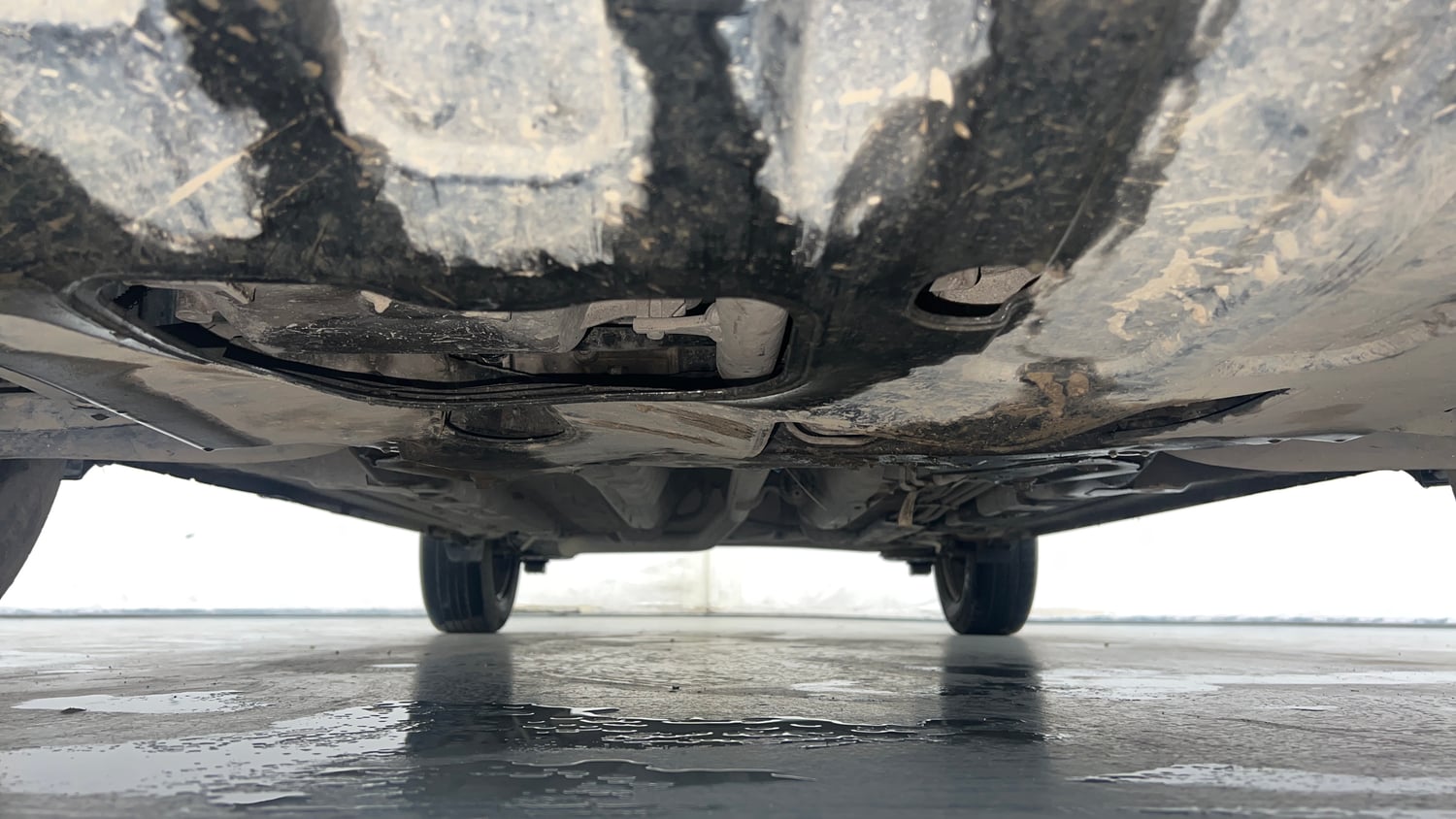 Used 2020 Hyundai Venue S 1.4 CRDi Diesel Manual extra FRONT LEFT UNDERBODY VIEW