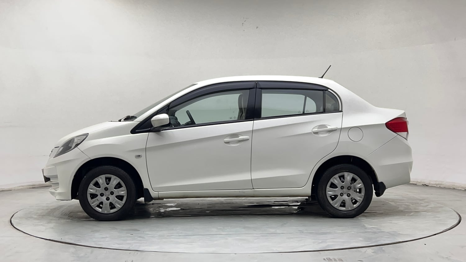 Used 2014 Honda Amaze 1.2 S i-VTEC Petrol Manual exterior LEFT SIDE VIEW