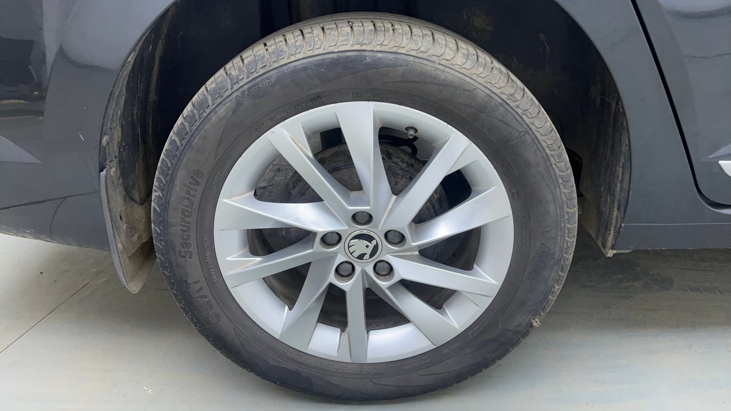 Used 2023 Skoda Slavia Ambition 1.0L TSI MT Petrol Manual tyres RIGHT REAR TYRE RIM VIEW