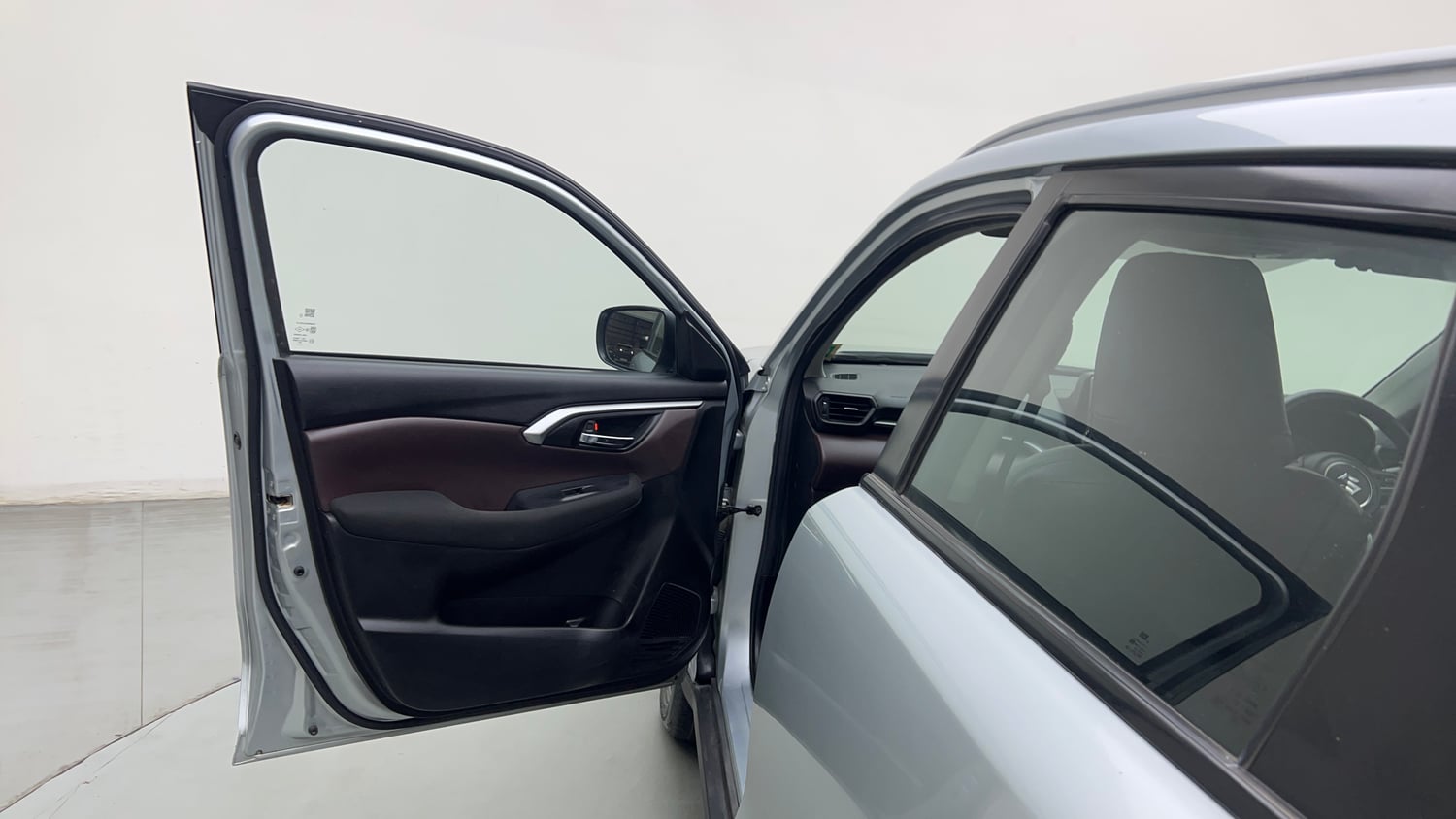 Used 2024 Maruti Suzuki Grand Vitara Delta Smart Hybrid Petrol Manual interior LEFT FRONT DOOR OPEN VIEW
