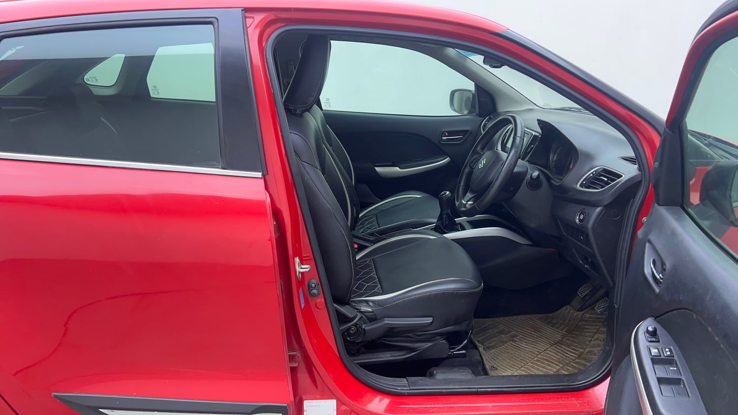 Used 2016 Maruti Suzuki Baleno Alpha 1.2 Petrol Manual interior RIGHT SIDE FRONT DOOR CABIN VIEW