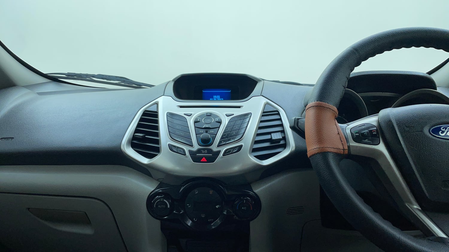 Used 2013 Ford EcoSport Titanium 1.5 Ti-VCT Petrol Manual interior MUSIC SYSTEM & AC CONTROL VIEW