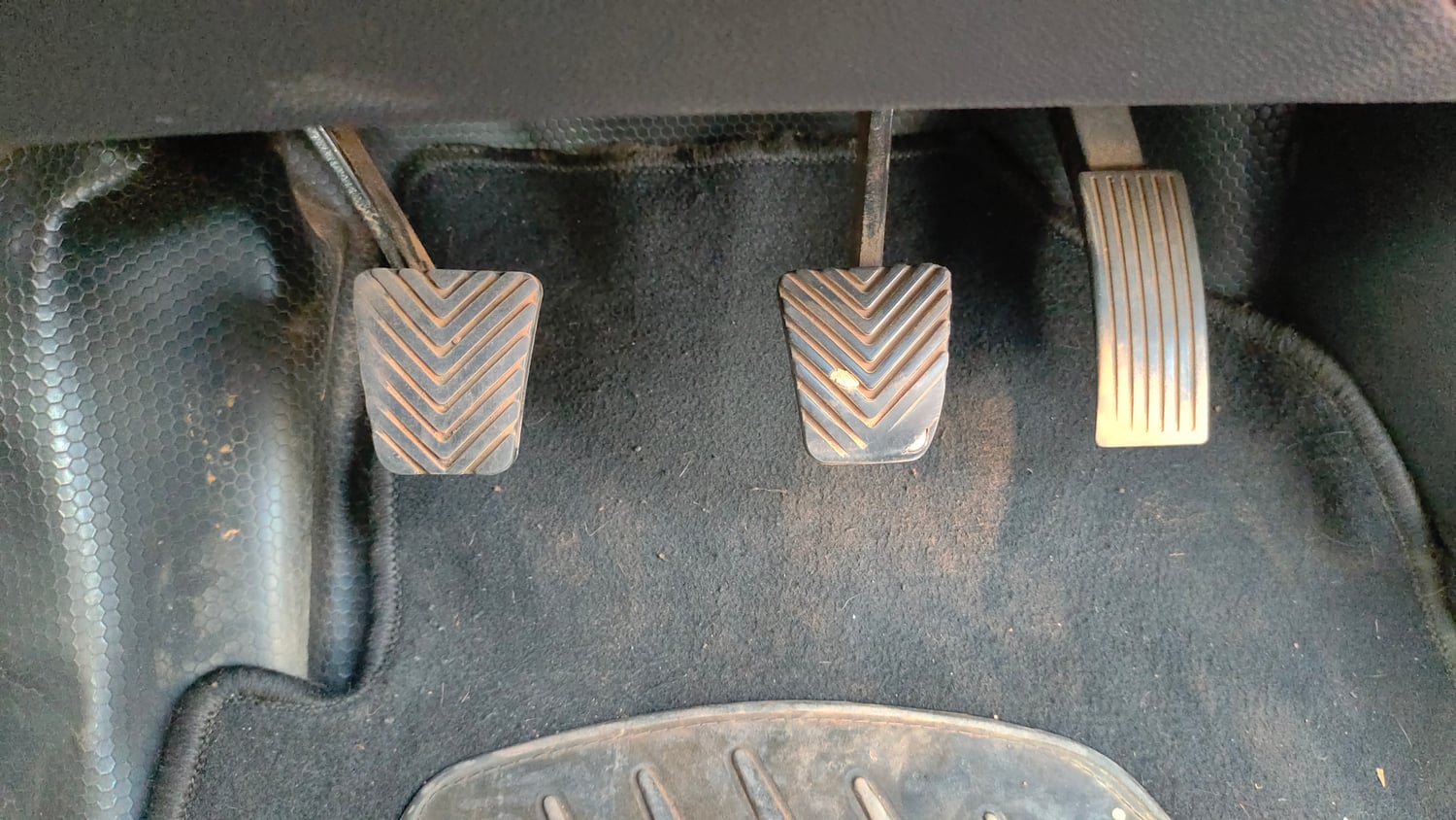 Used 2017 Hyundai Elite i20 Asta 1.2 (O) Petrol Manual interior PEDALS VIEW