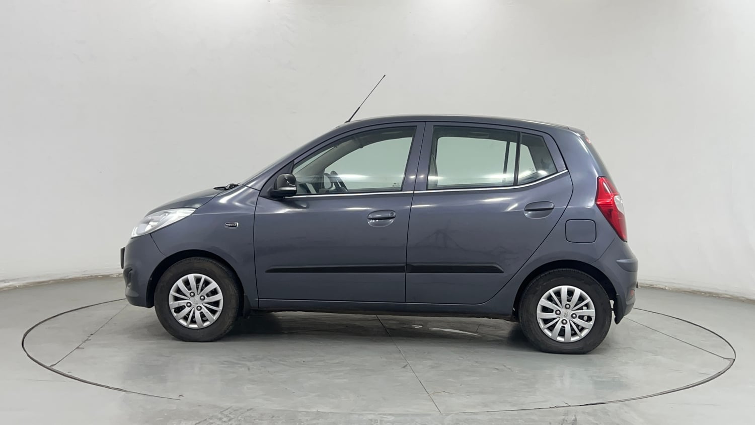 Used 2013 Hyundai i10 Magna 1.2 CNG (Outside Fitted) Cng Manual exterior LEFT SIDE VIEW
