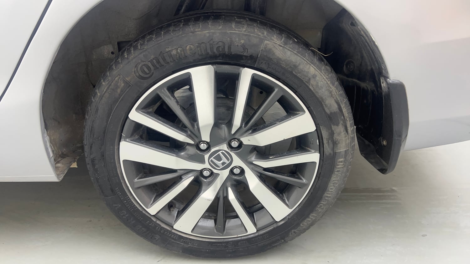 Used 2022 Honda City VX CVT Petrol Petrol Automatic tyres LEFT REAR TYRE RIM VIEW