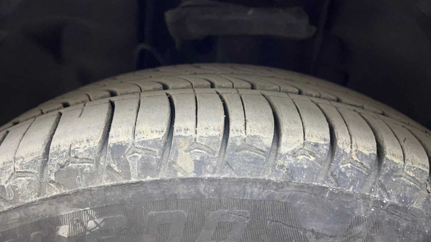 Used 2018 Tata Tiago Revotron XZ Petrol Manual tyres LEFT FRONT TYRE TREAD VIEW