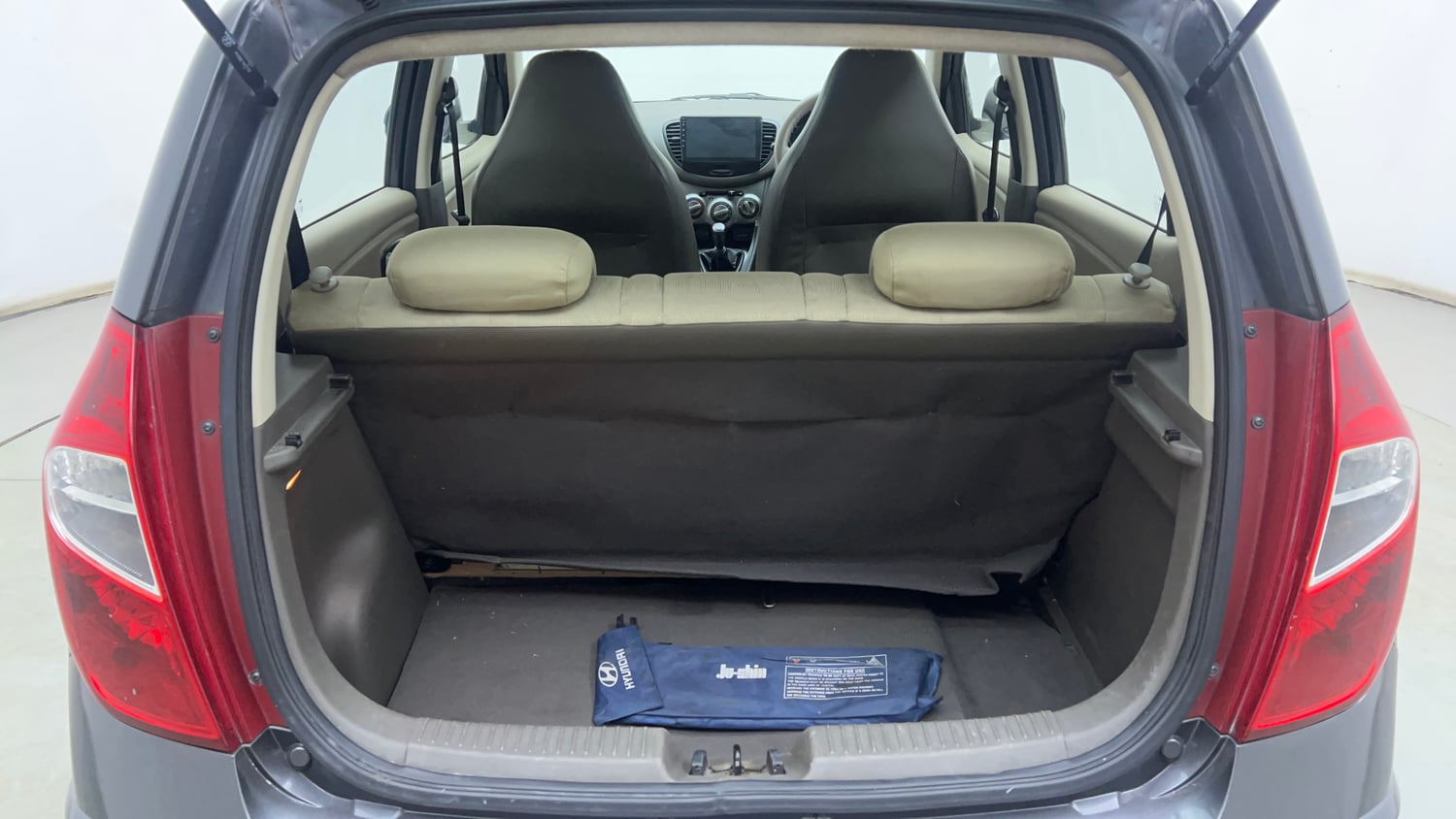 Used 2012 Hyundai i10 Sportz 1.2 Kappa2 Petrol Manual interior DICKY INSIDE VIEW