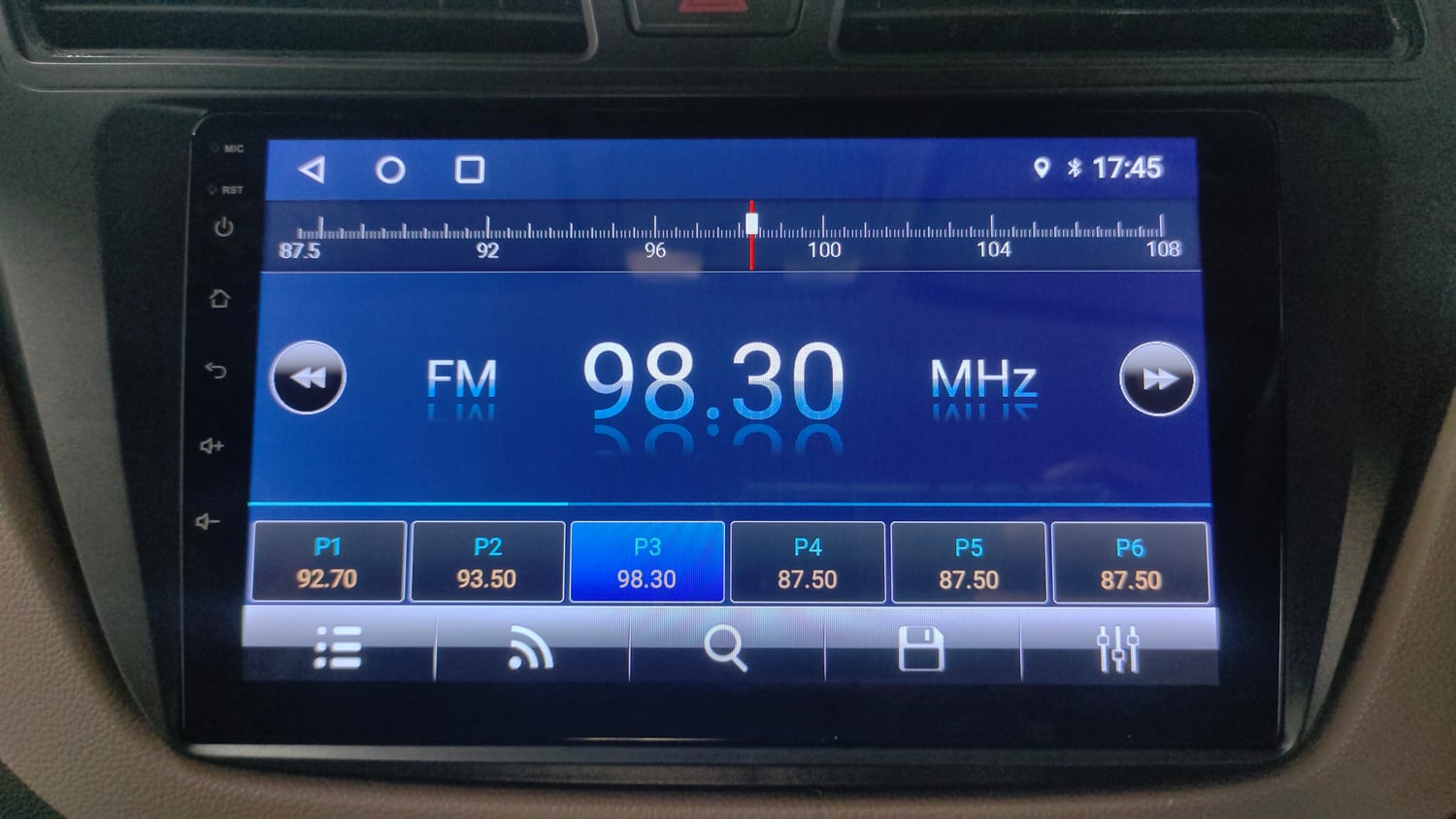 Used 2017 Hyundai Elite i20 Asta 1.2 (O) Petrol Manual top_features Touch screen infotainment system