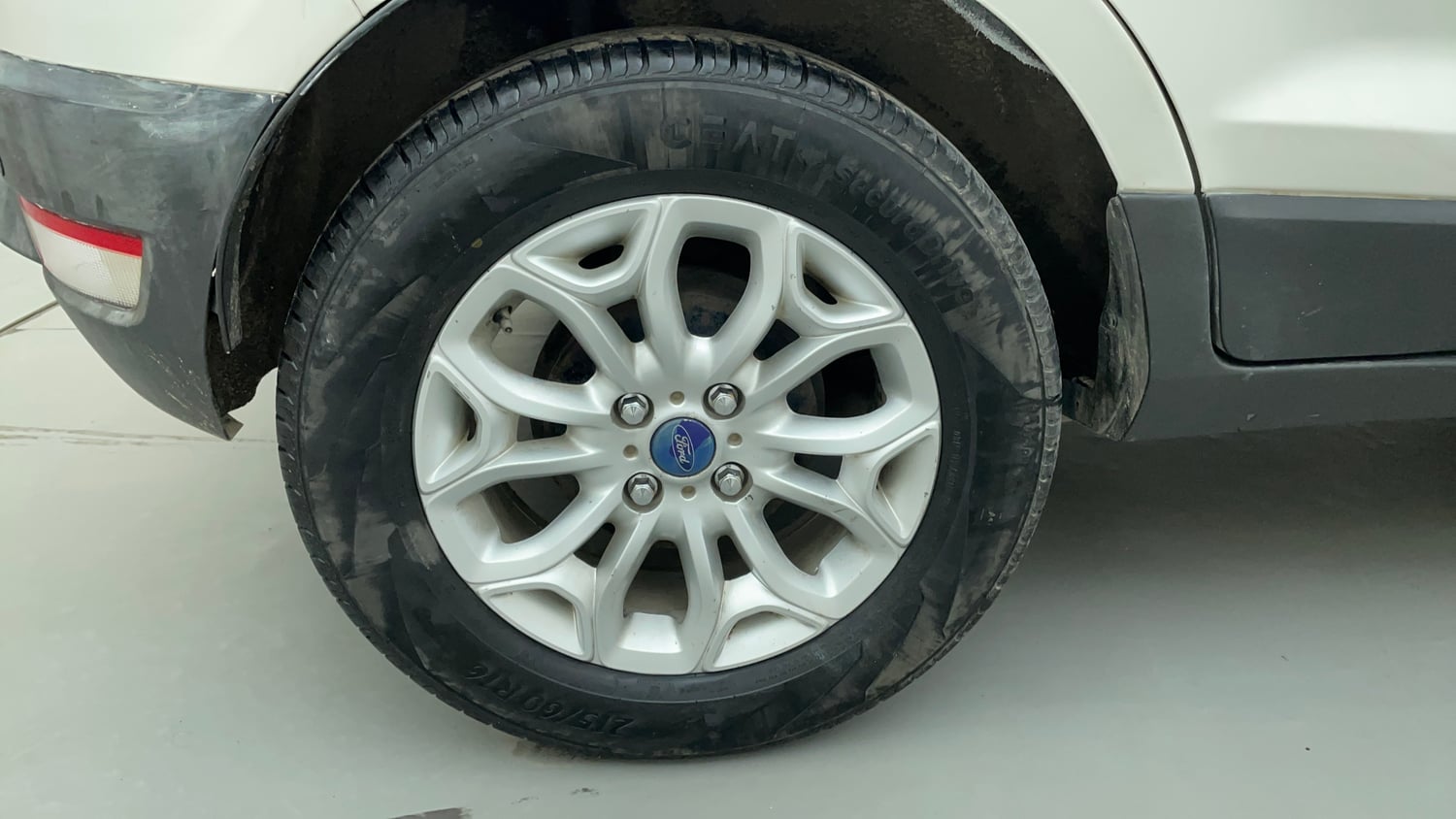Used 2017 Ford EcoSport Titanium 1.5L TDCi Diesel Manual tyres RIGHT REAR TYRE RIM VIEW