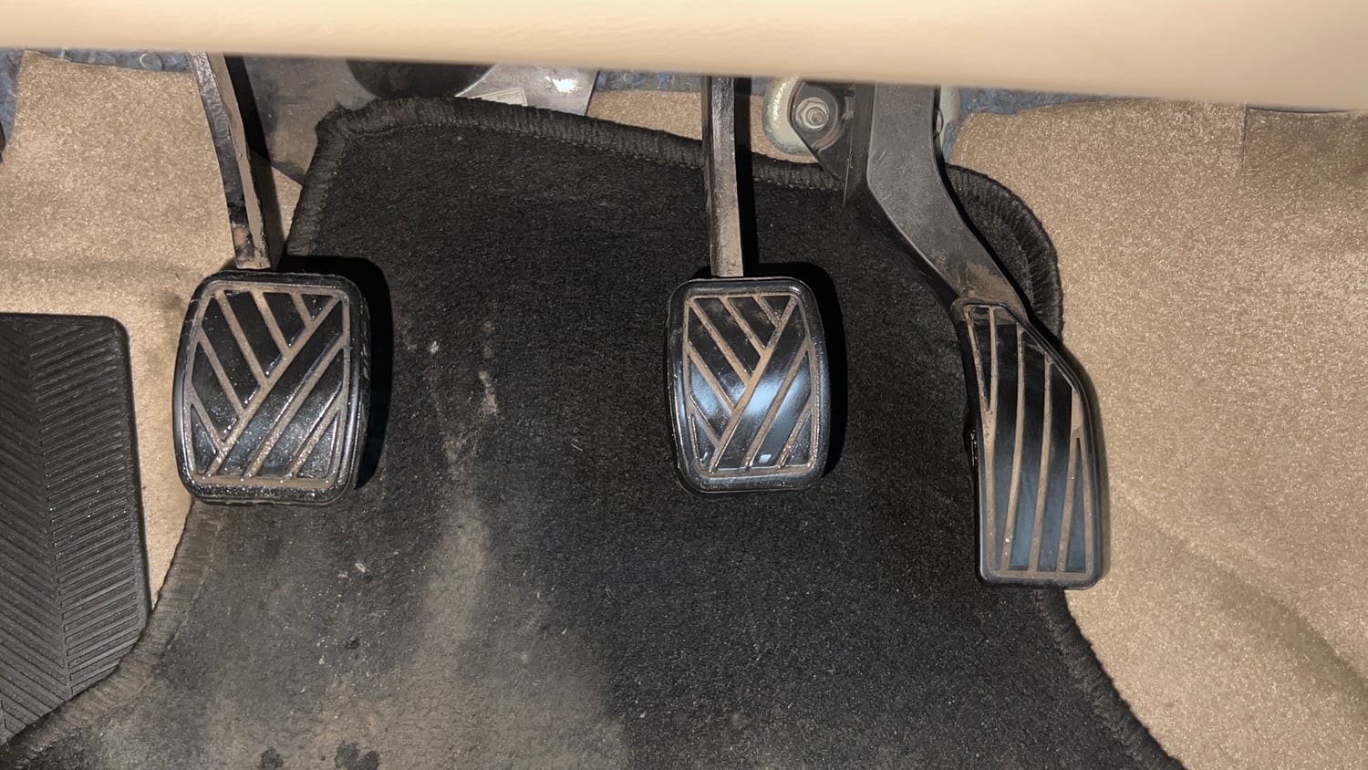 Used 2017 Maruti Suzuki Ciaz Alpha 1.4 MT Petrol Manual interior PEDALS VIEW
