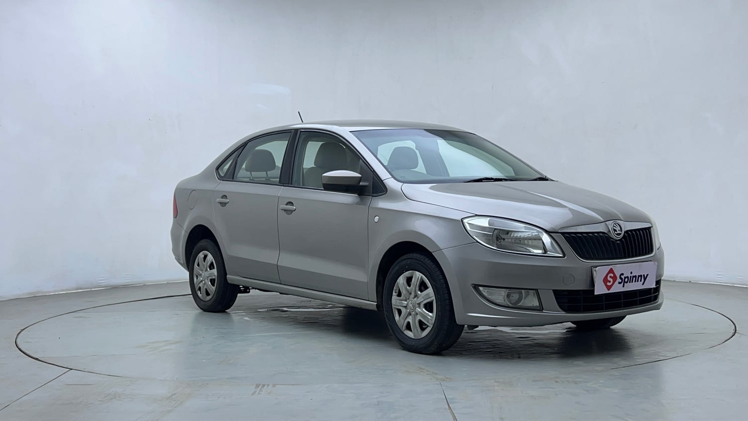 Used 2014 Skoda Rapid 1.6 MPI Ambition Plus Petrol Manual exterior RIGHT FRONT CORNER VIEW