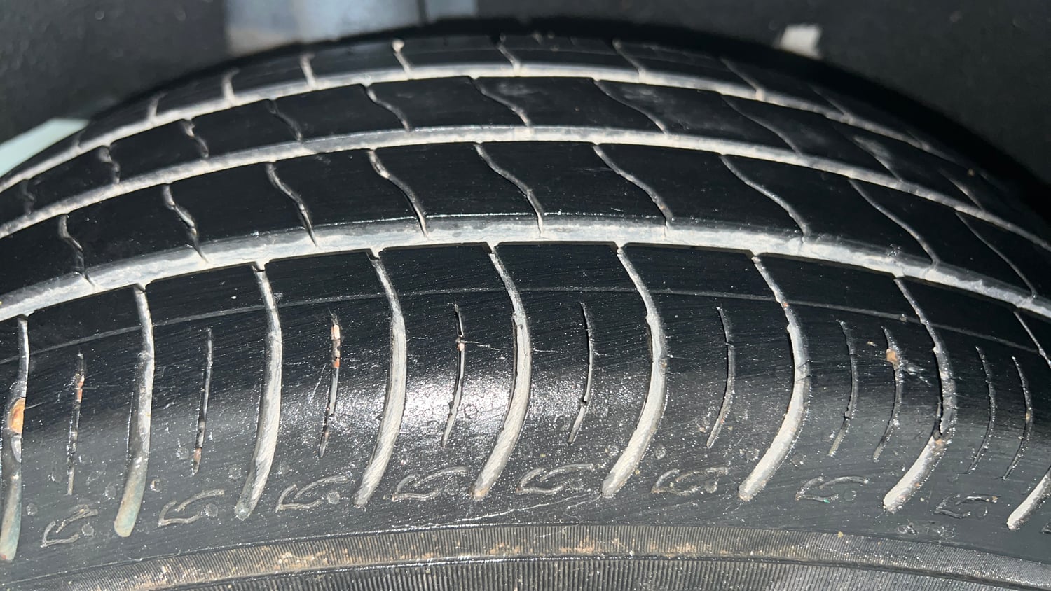 Used 2020 Maruti Suzuki Baleno Delta Petrol Manual tyres RIGHT REAR TYRE TREAD VIEW