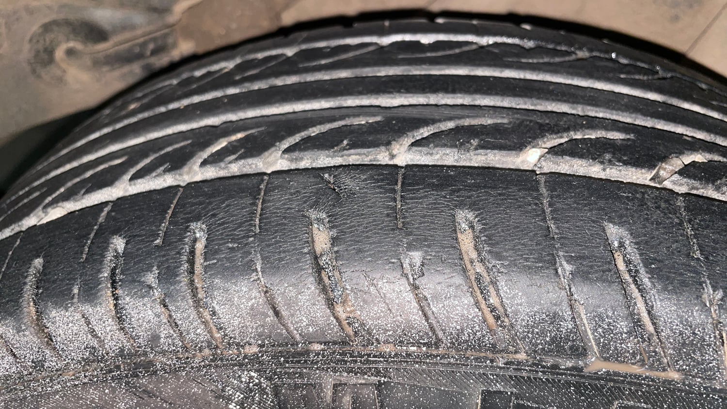 Used 2015 Honda Amaze 1.2 SX i-VTEC Petrol Manual tyres LEFT REAR TYRE TREAD VIEW