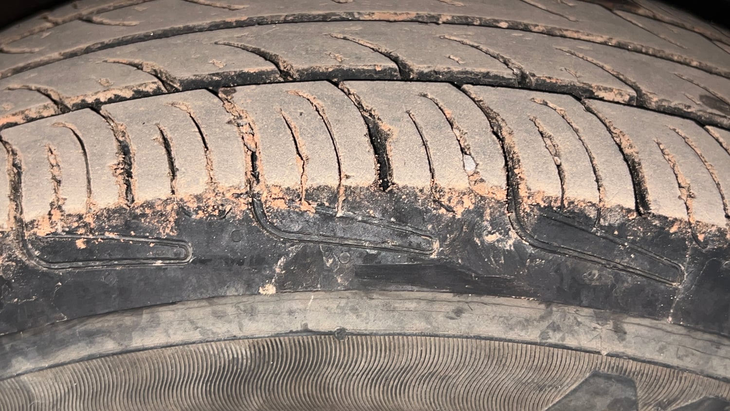 Used 2020 Maruti Suzuki S-Presso VXi Plus Petrol Manual tyres RIGHT FRONT TYRE TREAD VIEW