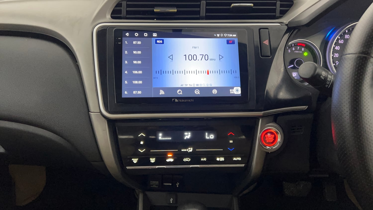 Used 2017 Honda City V CVT Petrol Petrol Automatic interior MUSIC SYSTEM & AC CONTROL VIEW
