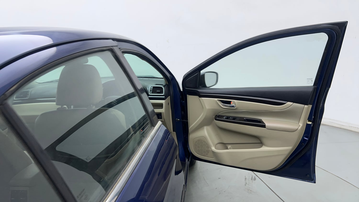 Used 2017 Maruti Suzuki Ciaz Alpha 1.4 MT Petrol Manual interior RIGHT FRONT DOOR OPEN VIEW