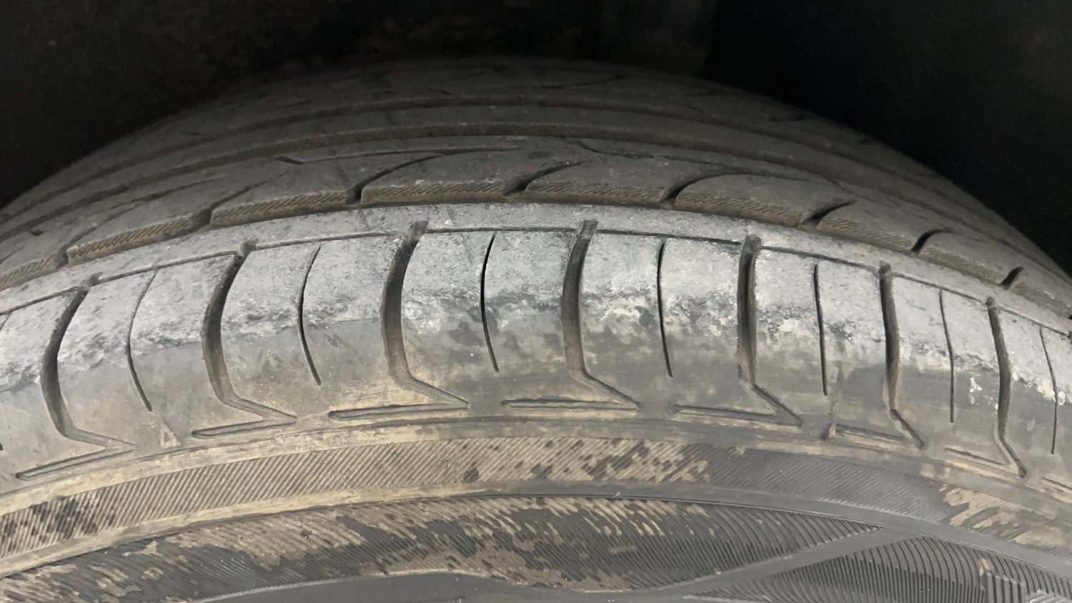 Used 2015 Ford EcoSport Titanium 1.5 TDCi (Opt) Diesel Manual tyres LEFT REAR TYRE TREAD VIEW