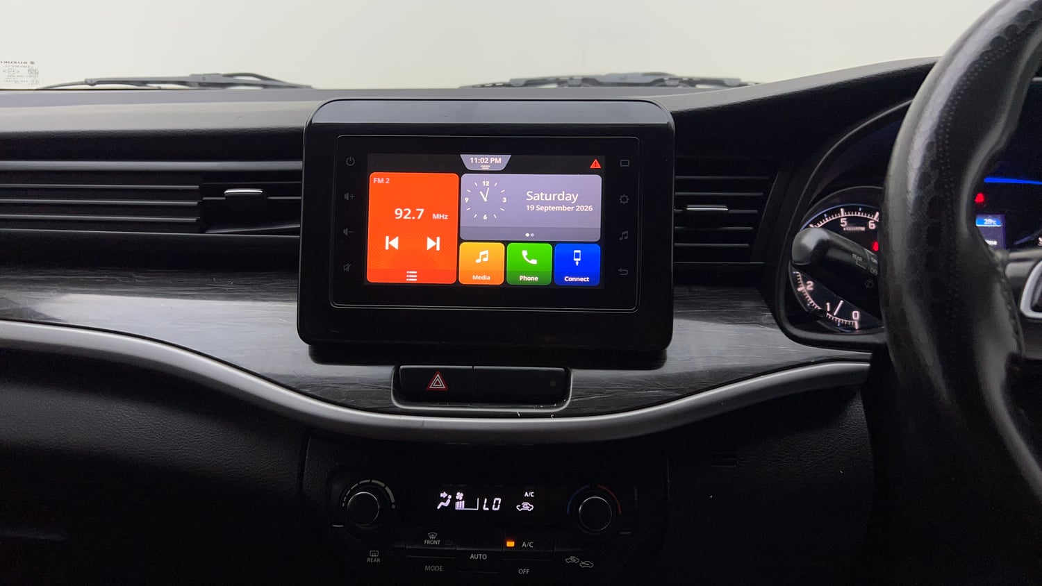 Used 2021 Maruti Suzuki XL6 Zeta AT Petrol Petrol Automatic top_features Integrated (in-dash) music system