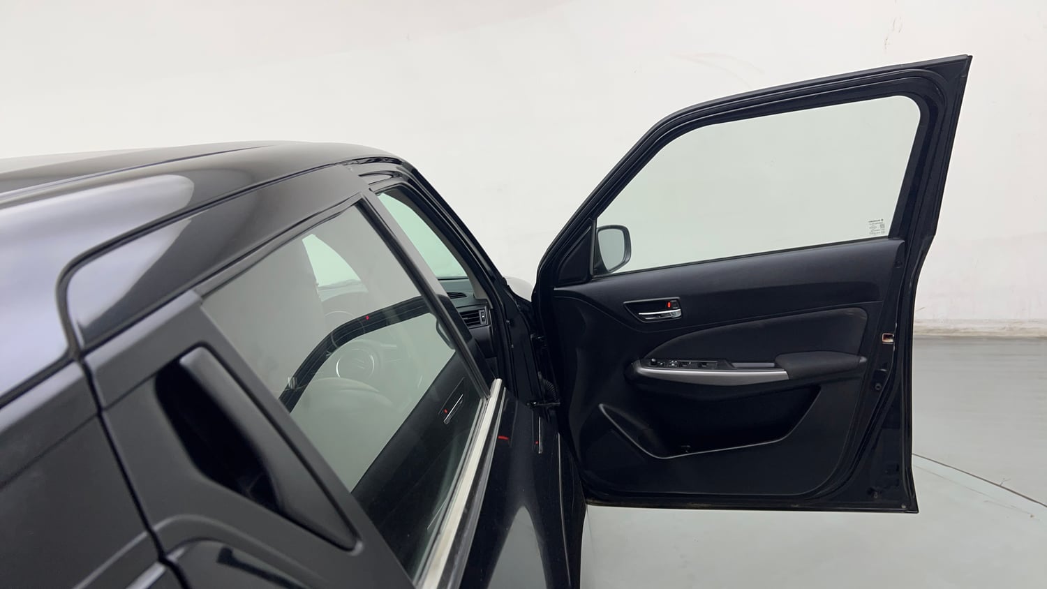 Used 2023 Maruti Suzuki Swift ZXi Petrol Manual interior RIGHT FRONT DOOR OPEN VIEW