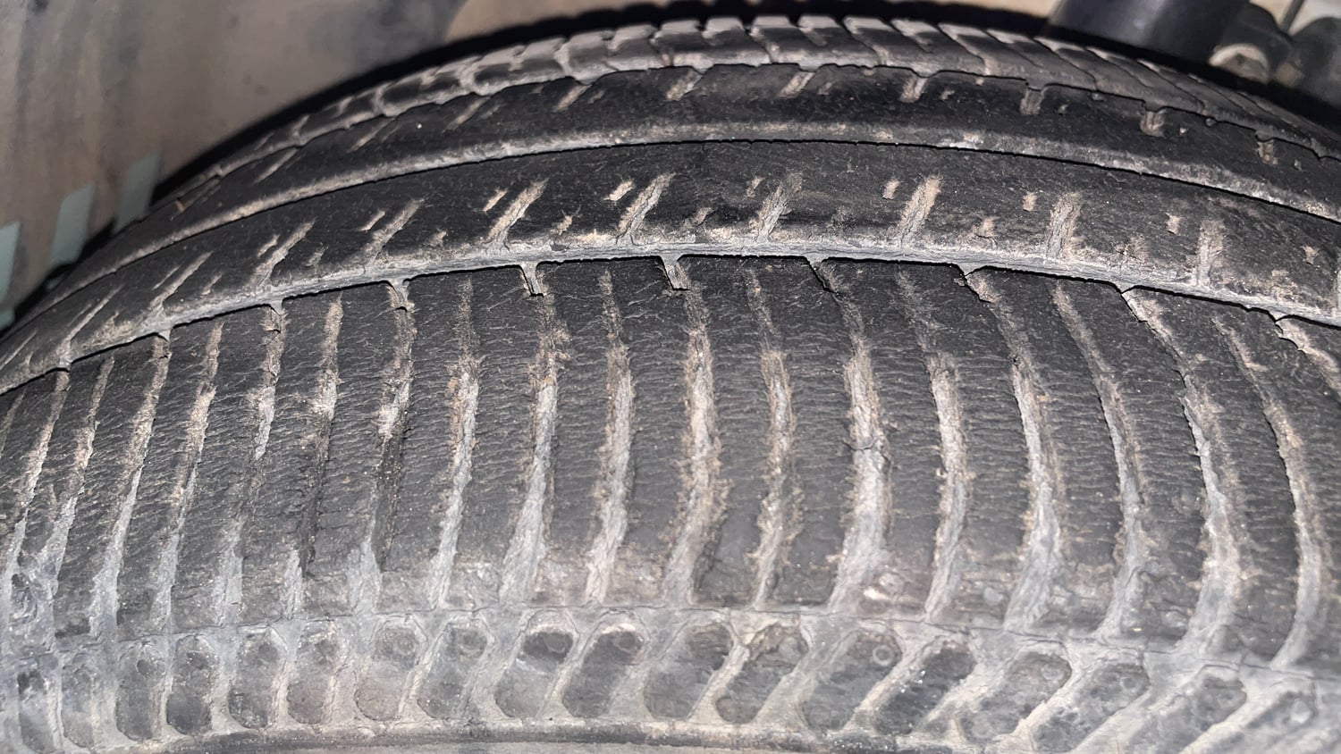 Used 2013 Ford EcoSport Titanium 1.5 Ti-VCT Petrol Manual tyres LEFT FRONT TYRE TREAD VIEW