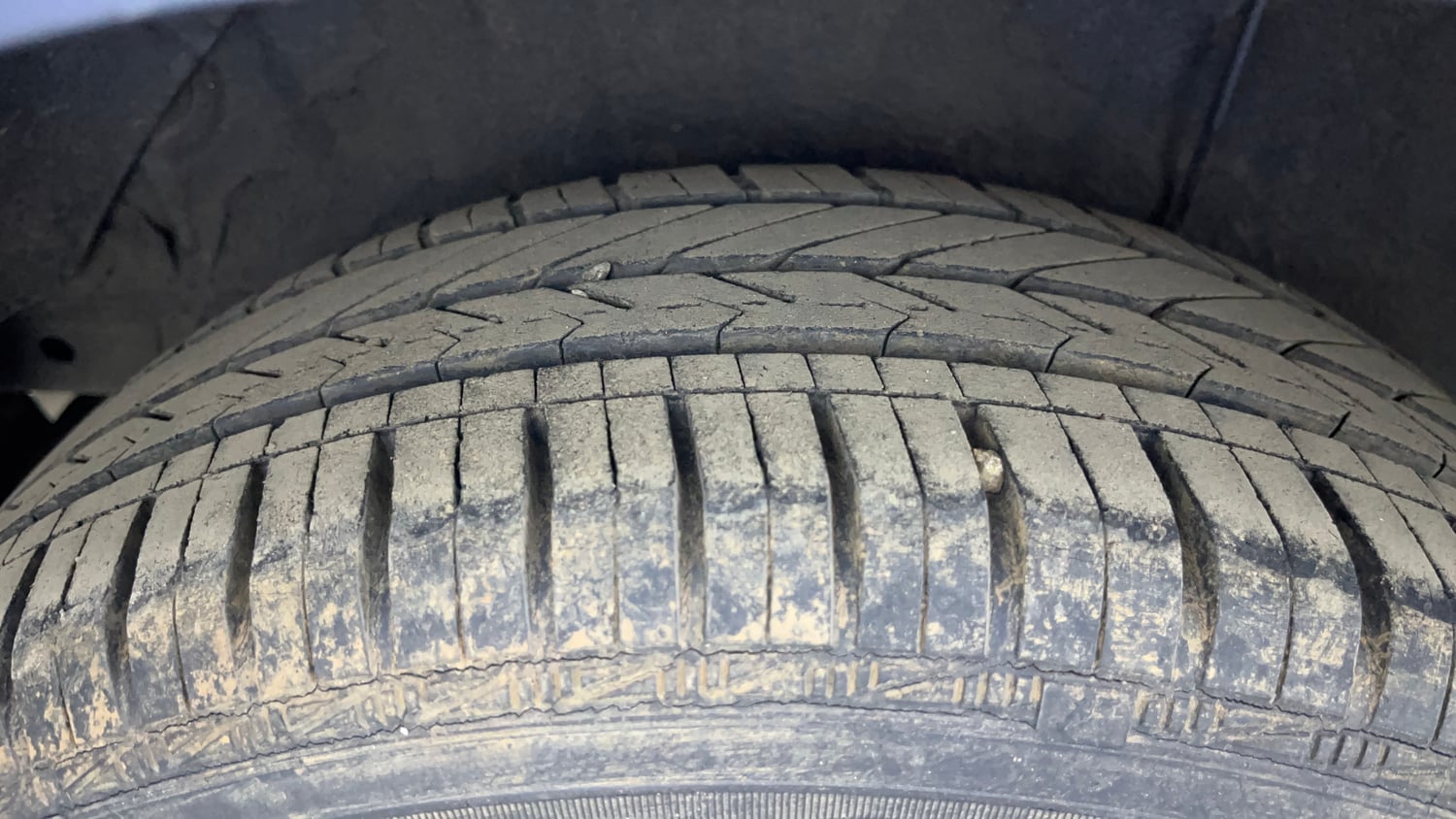 Used 2013 Hyundai i20 Sportz 1.2 Petrol Manual tyres RIGHT REAR TYRE TREAD VIEW