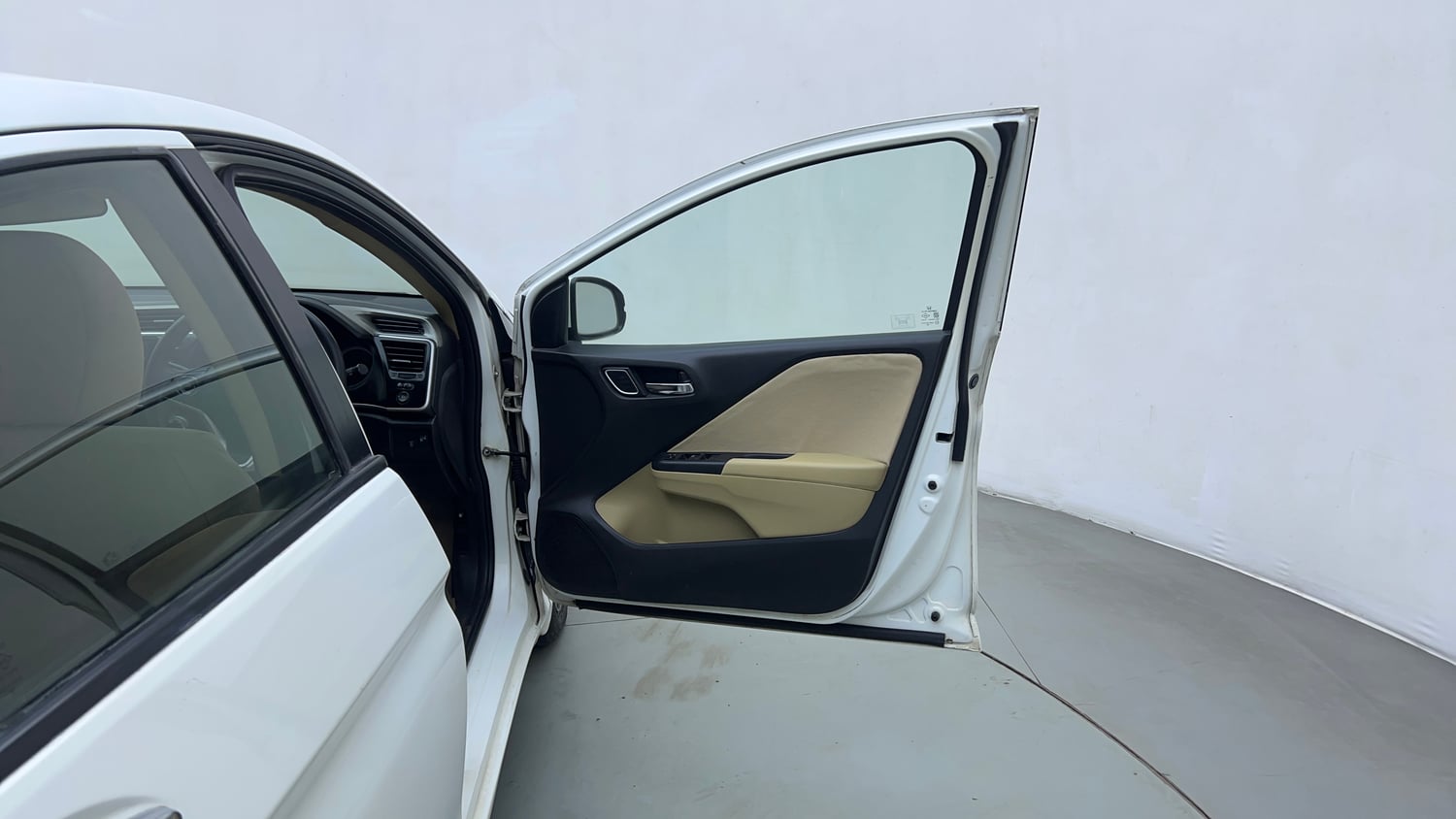 Used 2017 Honda City V Petrol Petrol Manual interior RIGHT FRONT DOOR OPEN VIEW