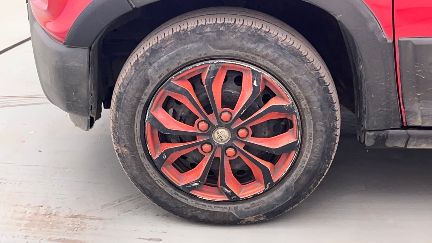 Used 2020 Maruti Suzuki S-Presso VXi Plus Petrol Manual tyres LEFT FRONT TYRE RIM VIEW