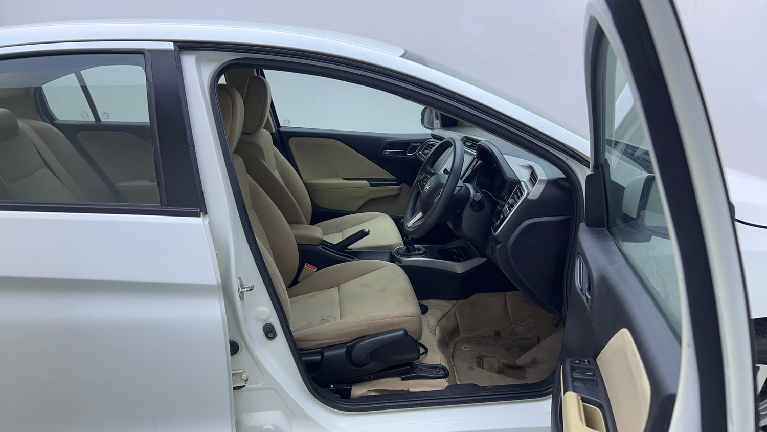 Used 2017 Honda City V Petrol Petrol Manual interior RIGHT SIDE FRONT DOOR CABIN VIEW