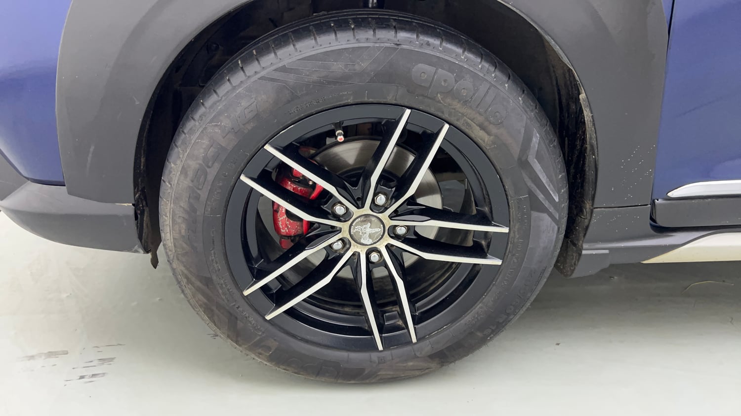 Used 2021 Maruti Suzuki XL6 Zeta AT Petrol Petrol Automatic tyres LEFT FRONT TYRE RIM VIEW
