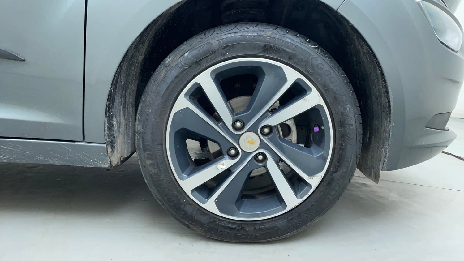 Used 2022 Tata Altroz XZ Plus Petrol Petrol Manual tyres RIGHT FRONT TYRE RIM VIEW
