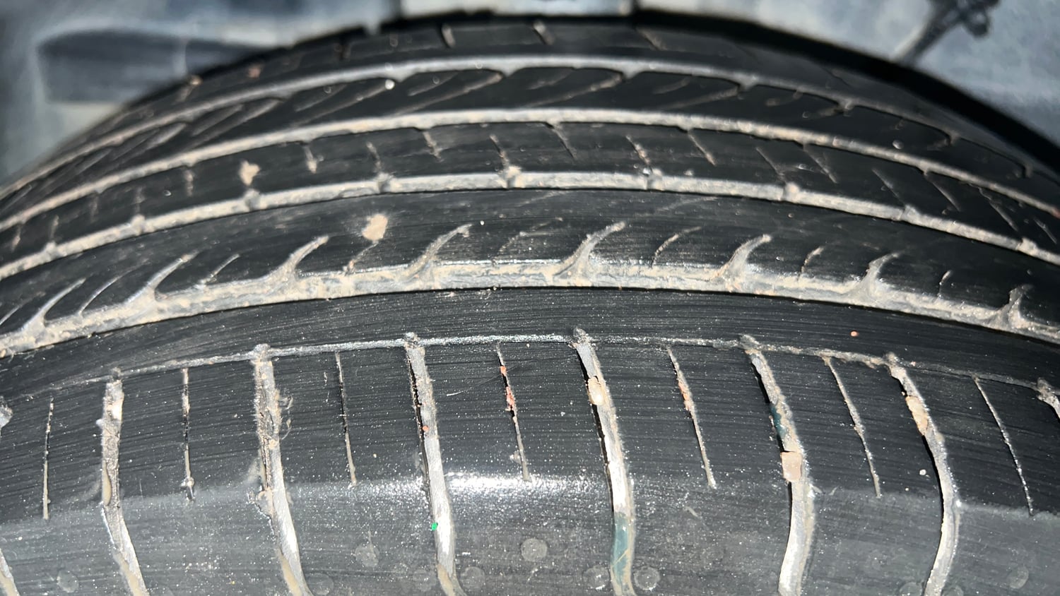 Used 2022 Tata Punch Accomplished Dazzle Pack MT Petrol Manual tyres RIGHT REAR TYRE TREAD VIEW