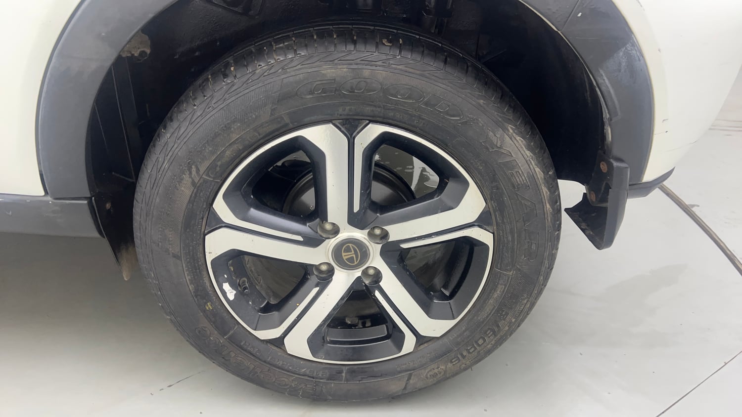 Used 2022 Tata Nexon XZA Plus (O) Petrol Automatic tyres LEFT REAR TYRE RIM VIEW