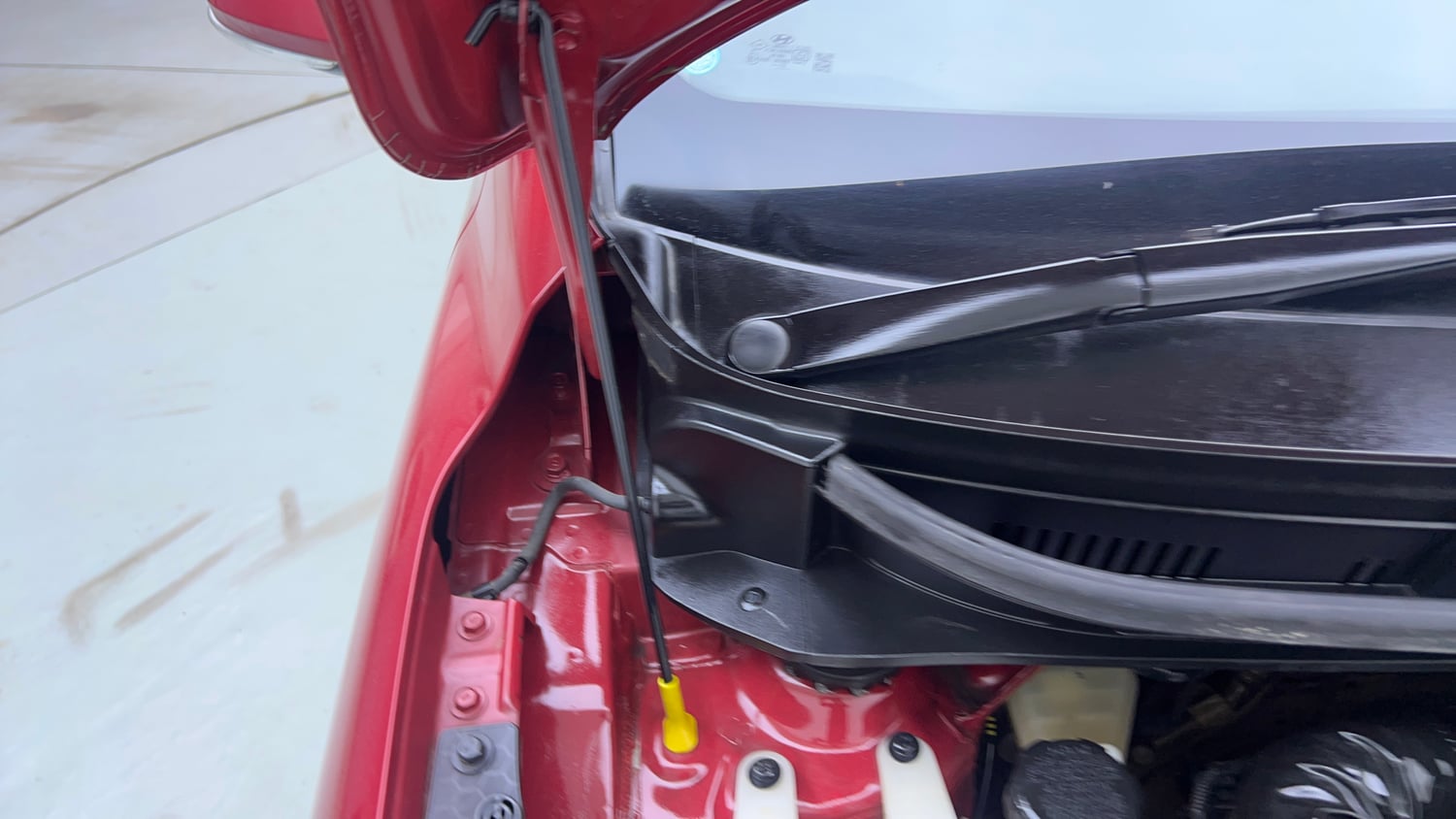 Used 2022 Hyundai Grand i10 Nios Sportz 1.2 Kappa VTVT CNG Cng Manual engine ENGINE RIGHT SIDE HINGE & APRON VIEW