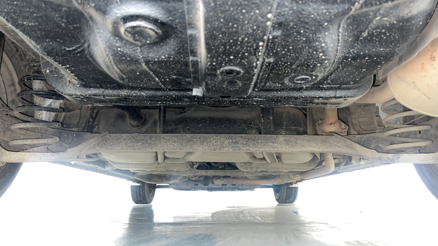 Used 2016 Honda City SV CVT Petrol Automatic extra REAR UNDERBODY VIEW (TAKEN FROM REAR)