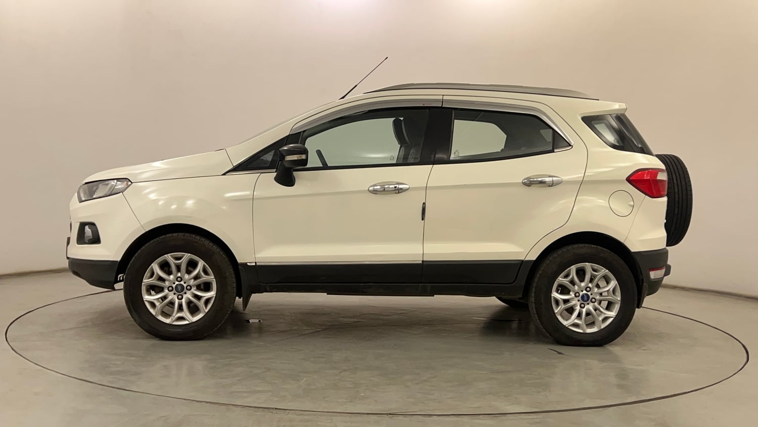 Used 2015 Ford EcoSport Titanium 1.5 TDCi (Opt) Diesel Manual exterior LEFT SIDE VIEW