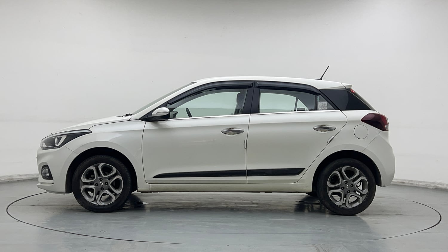 Used 2018 Hyundai Elite i20 Asta 1.2 (O) Petrol Manual exterior LEFT SIDE VIEW
