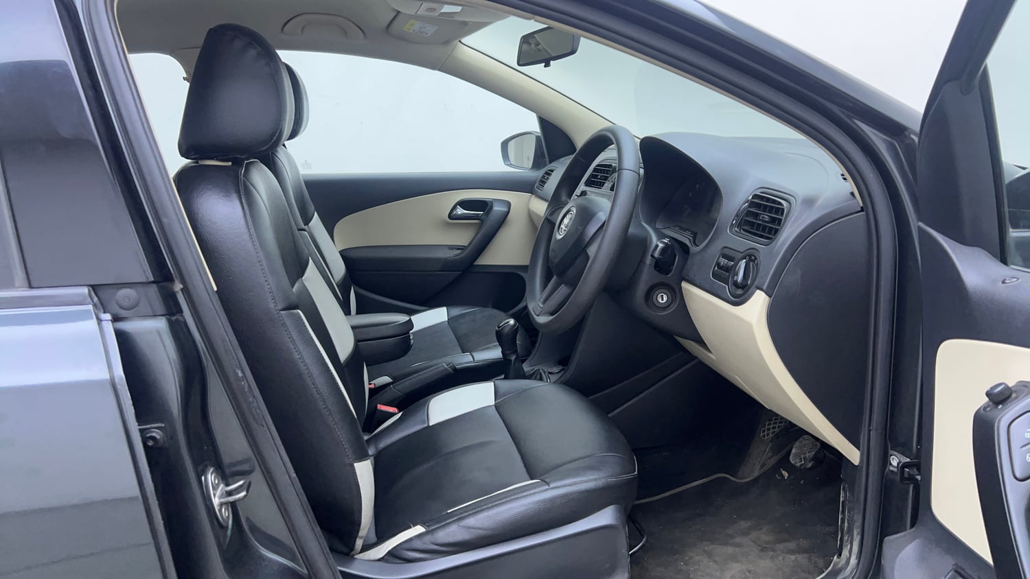 Used 2020 Skoda Rapid Active 1.6 MPI Petrol Manual interior RIGHT SIDE FRONT DOOR CABIN VIEW