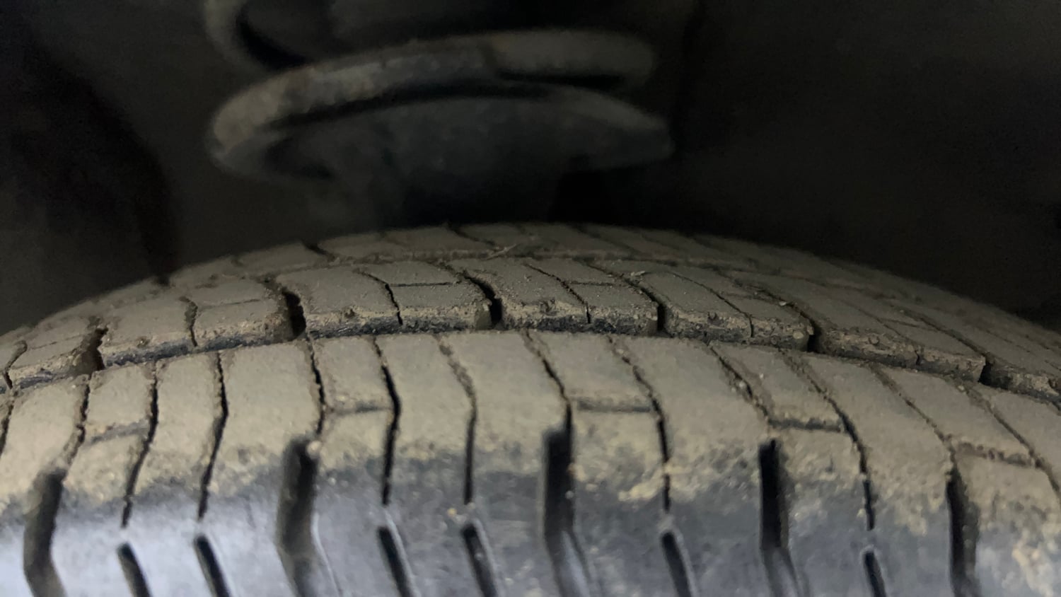 Used 2012 Hyundai i10 Sportz 1.2 Kappa2 Petrol Manual tyres RIGHT FRONT TYRE TREAD VIEW