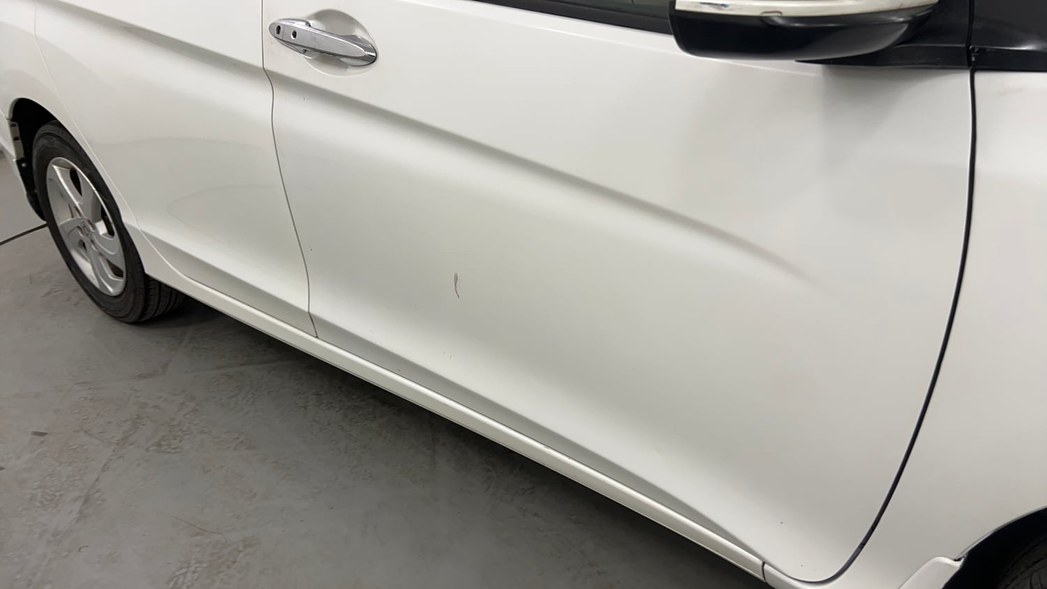 Used 2016 Honda City VX CVT Petrol Automatic dents MINOR SCRATCH
