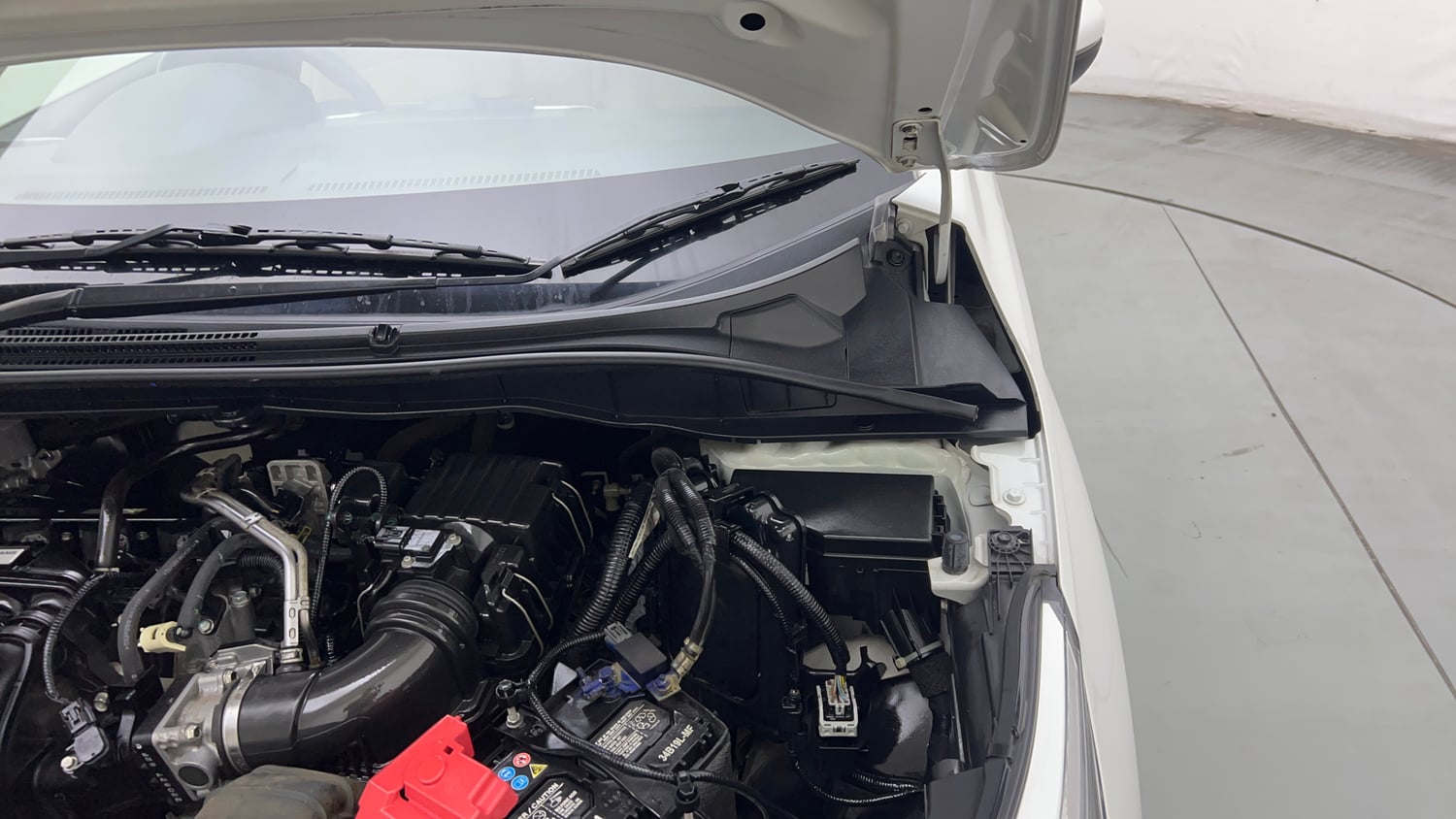 Used 2022 Honda City ZX CVT Petrol Petrol Automatic engine ENGINE LEFT SIDE HINGE & APRON VIEW