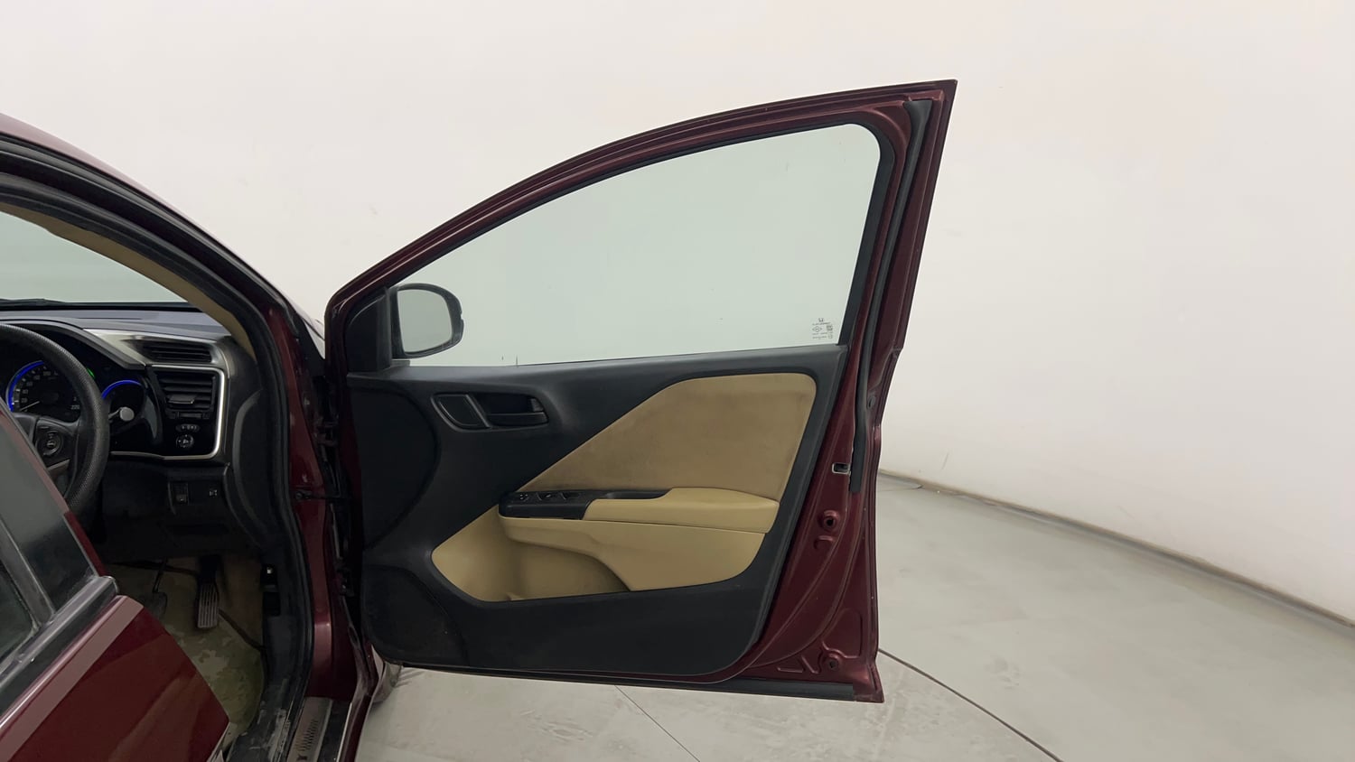 Used 2014 Honda City SV Petrol Manual interior RIGHT FRONT DOOR OPEN VIEW
